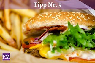 Vermeide schwere Mahlzeiten vorm Schlafengehen