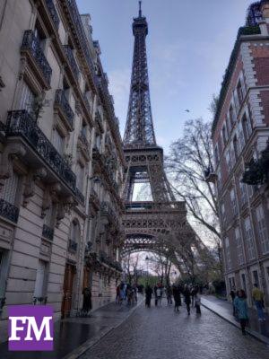 Eifelturm aus Gasse Instagram Spot